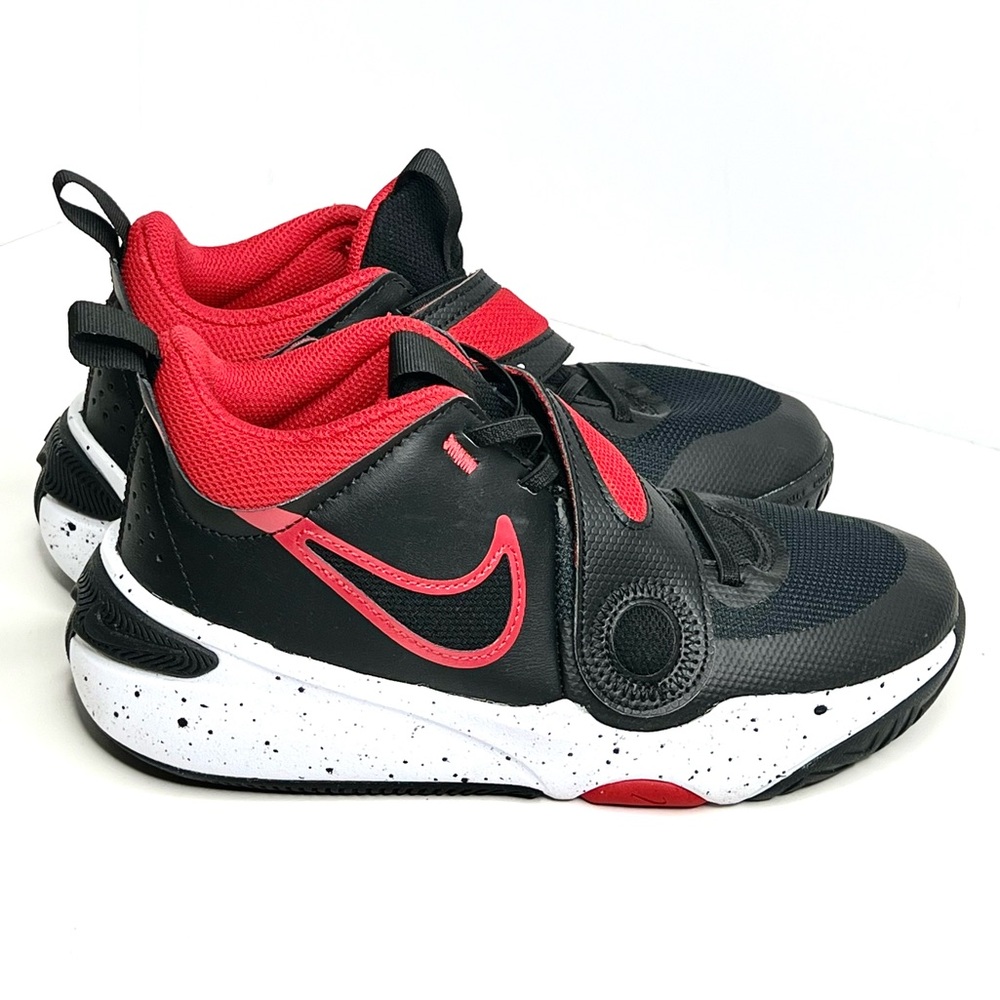 Nike Team Hustle D 11 Adjustable Strap Basketball Sneakers Sz. 6Y
